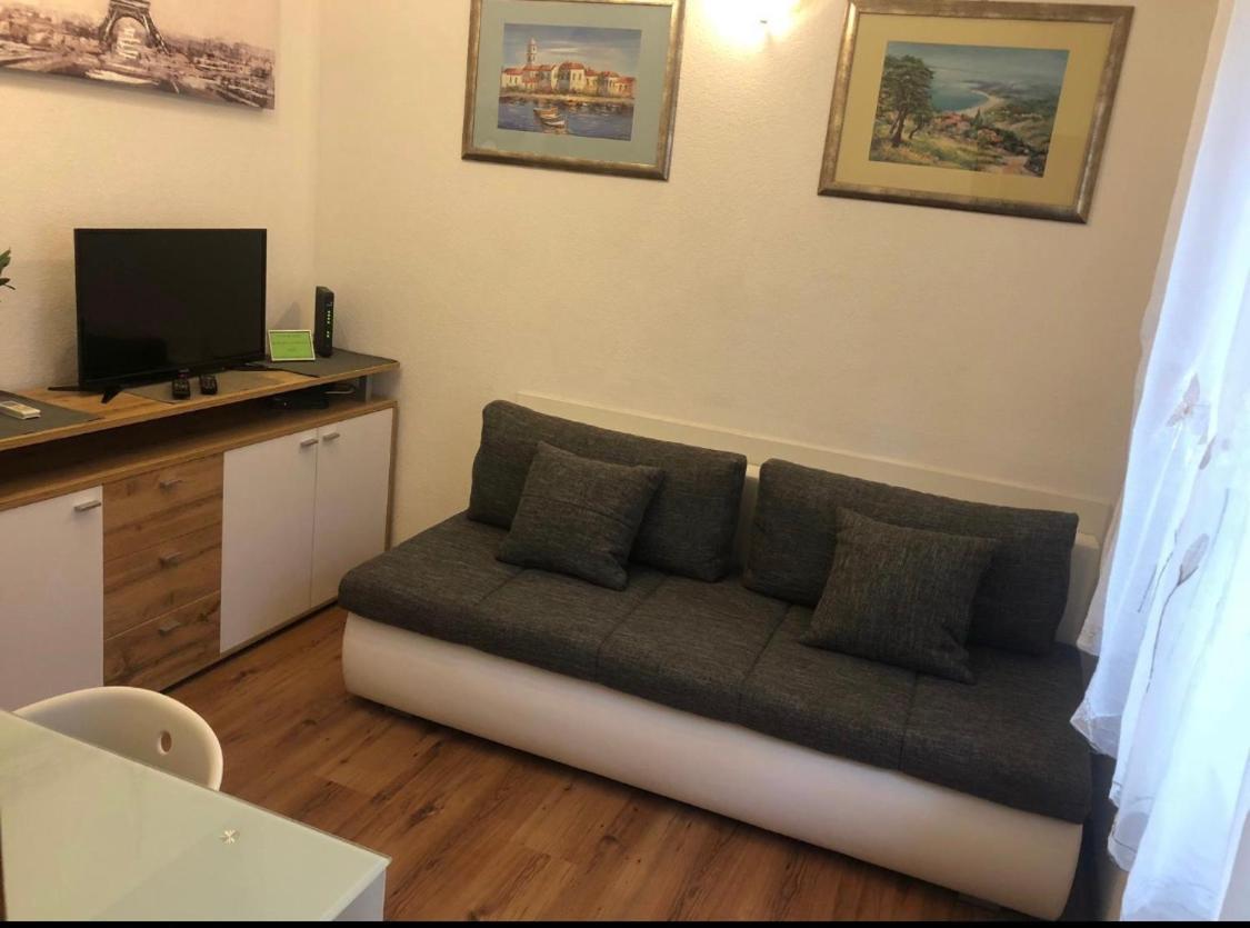 Apartment Lovrekovic สปลิท ภายนอก รูปภาพ