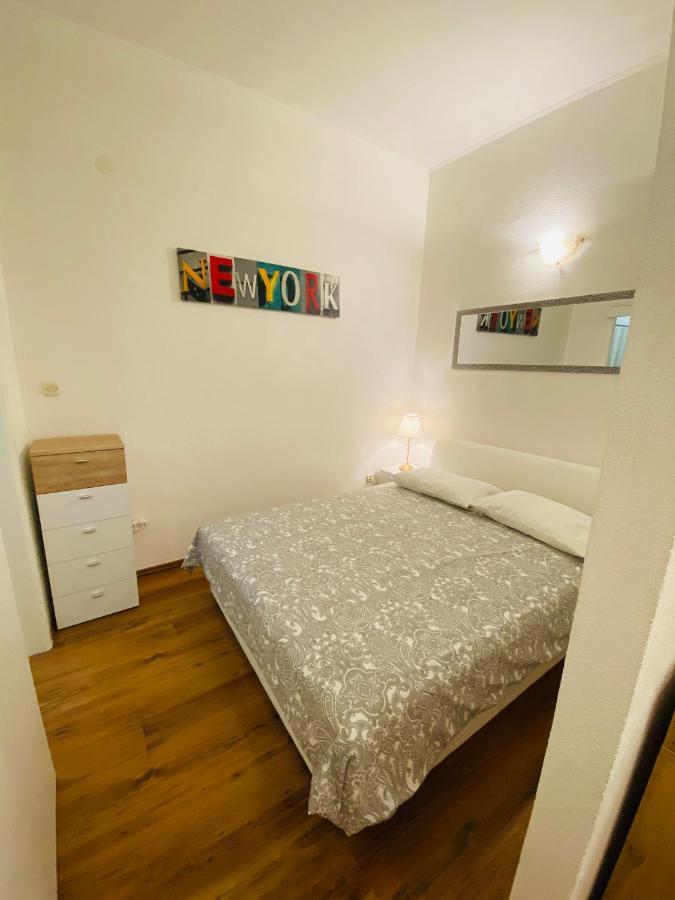 Apartment Lovrekovic สปลิท ภายนอก รูปภาพ